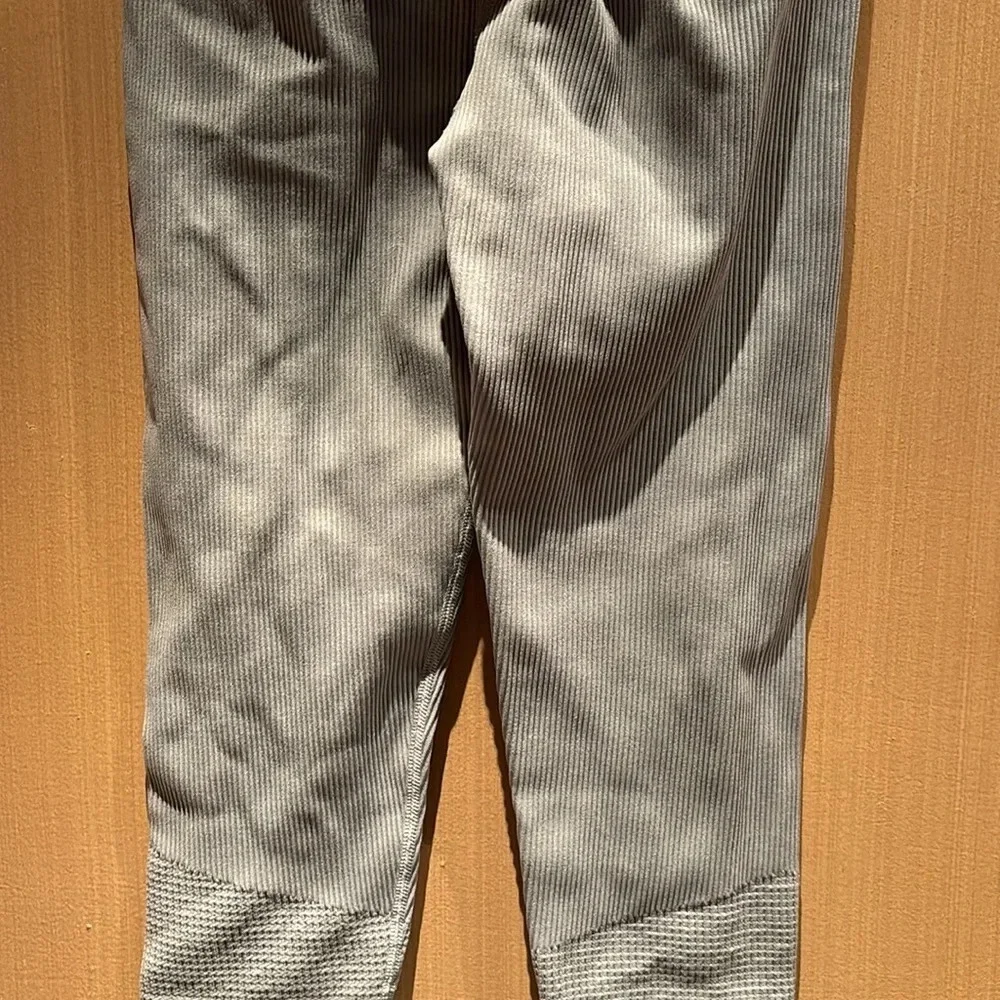 Aerie Offline Women's Main Squeeze Seamless High Rise Waffle Leggings Stone Gray